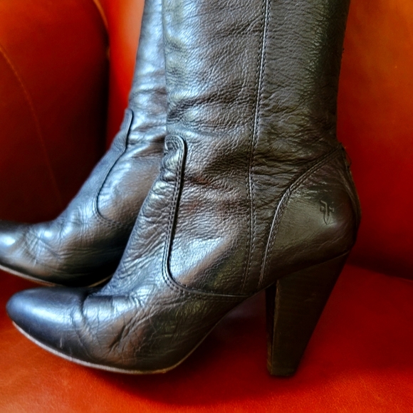 FRYE 8M Regina back zipper LEATHER Boots. - Picture 3 of 11